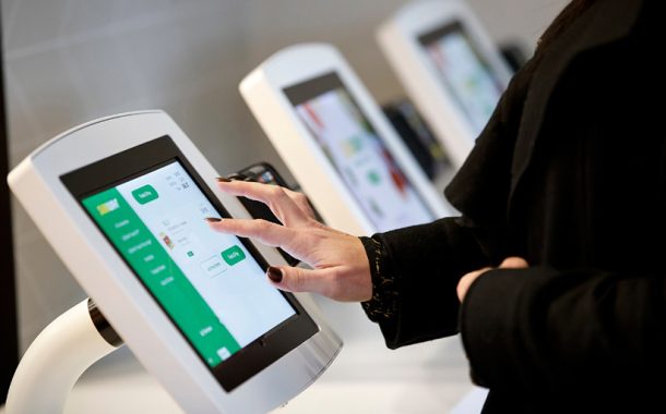 Subway внедряет сенсорные киоски и мобильное приложение, чтобы нивелировать спад продаж