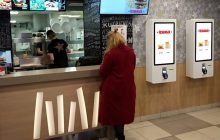 TouchPlat поставила терминалы самообслуживания в рестораны Хесбургер